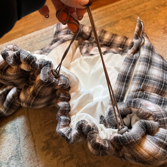 Urban Outfitters BDG Plaid Puffer Jacket - Picture 5 of 5